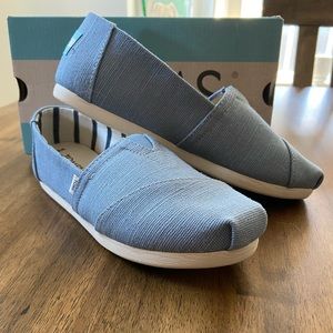 Toms